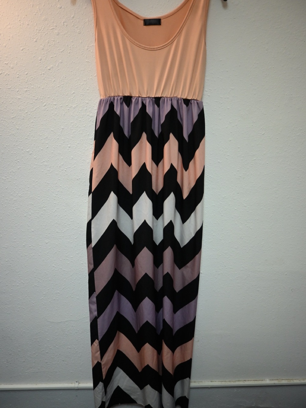 Sleeveless Chevron Maxi Dress in Peach, Black & Lavender